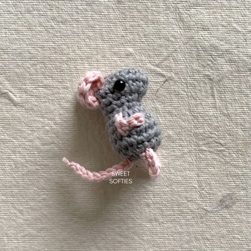How to crochet a mouse without sewing!