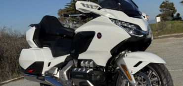 2018 HONDA GOLD WING TOUR AUTOMATIC DCT motorcycle for rent near South San Francisco, CA