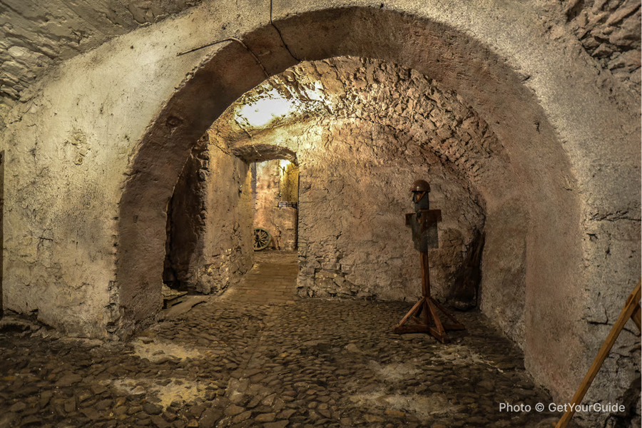 Prague: Ghosts, Legends, Medieval Underground & Dungeon Tour - photo 5