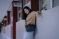 Ide Pose Foto Menghadap Belakang dengan Bagus