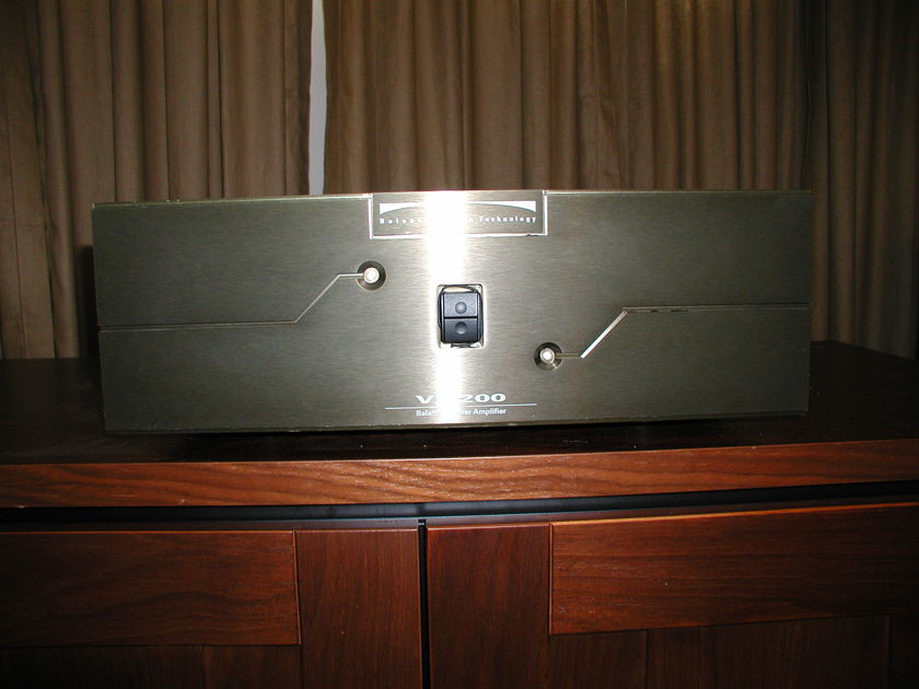 Balanced Audio (BAT) VK-200 Great Sounding Amplifier !