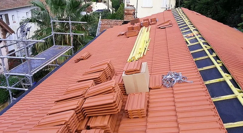 Rénovation de la couverture en tuiles de Marseille d’une résidence du CHU de Nice — photo 7 sur 10 — CEG TOITURE