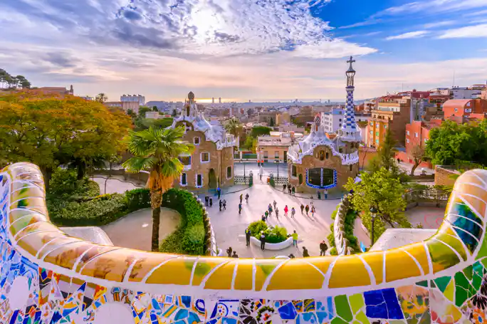 Sagrada Familia & Park Güell: Private Guided Tour
