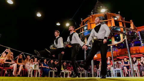 Magic of the Bosphorus: Dinner & Show Cruise