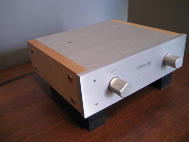 Audio Sector Integrated gainclone (similar to gaincard)