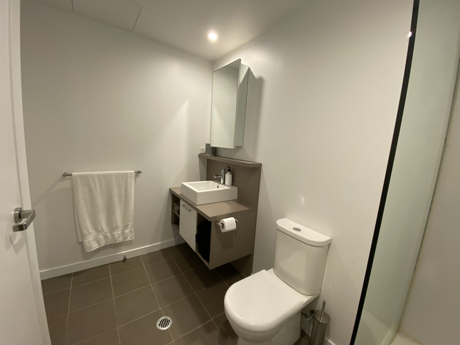 FOR LEASE Impeccably Presented and Beautifully Spaced Bayside Residence with Oversized Terrace- Port Melbourne - Image 8