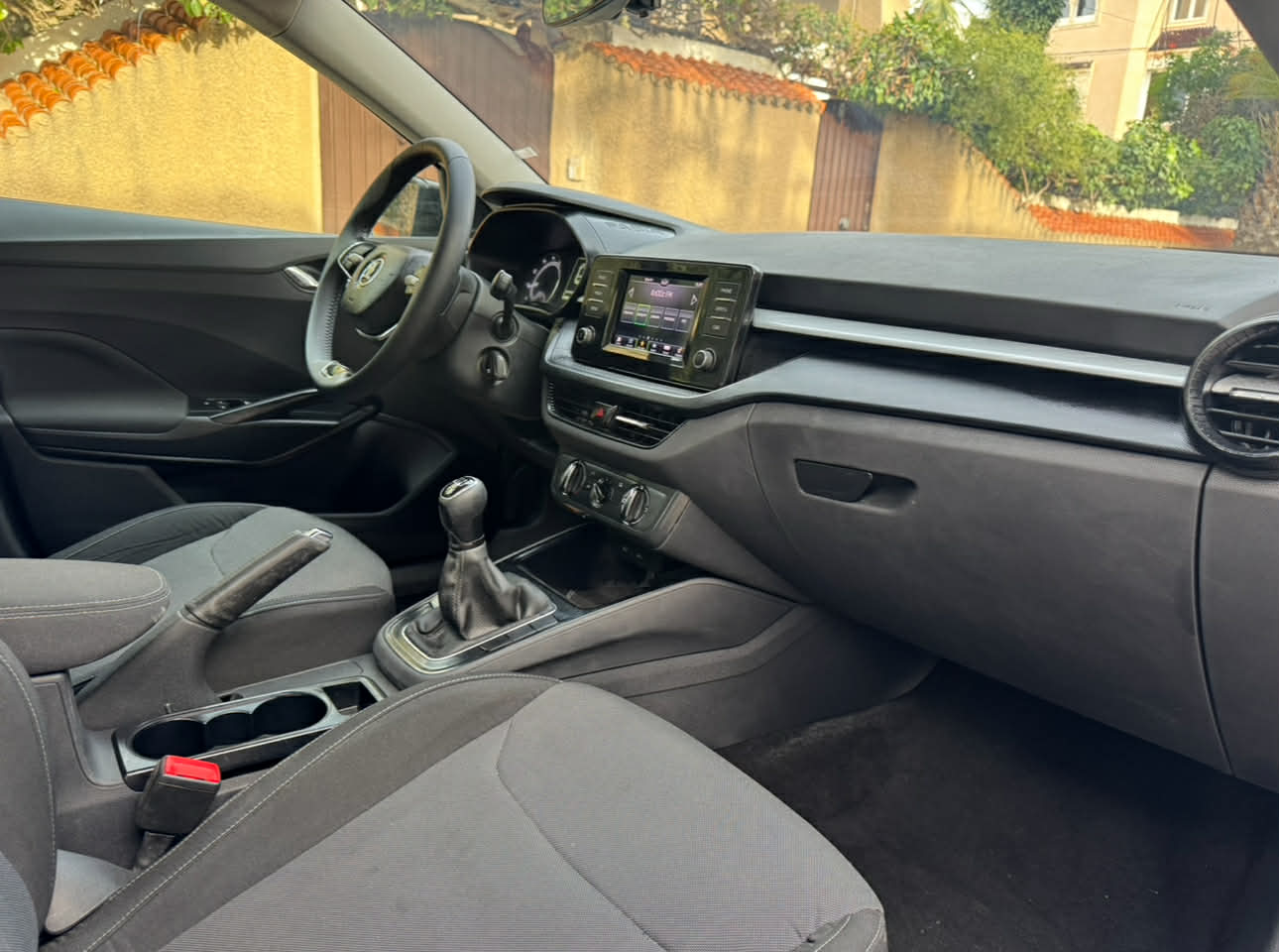 Skoda Fabia 2023 - miniature 4