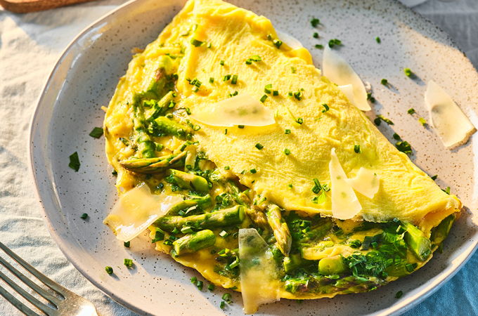 Omelette aux fines herbes et aux asperges