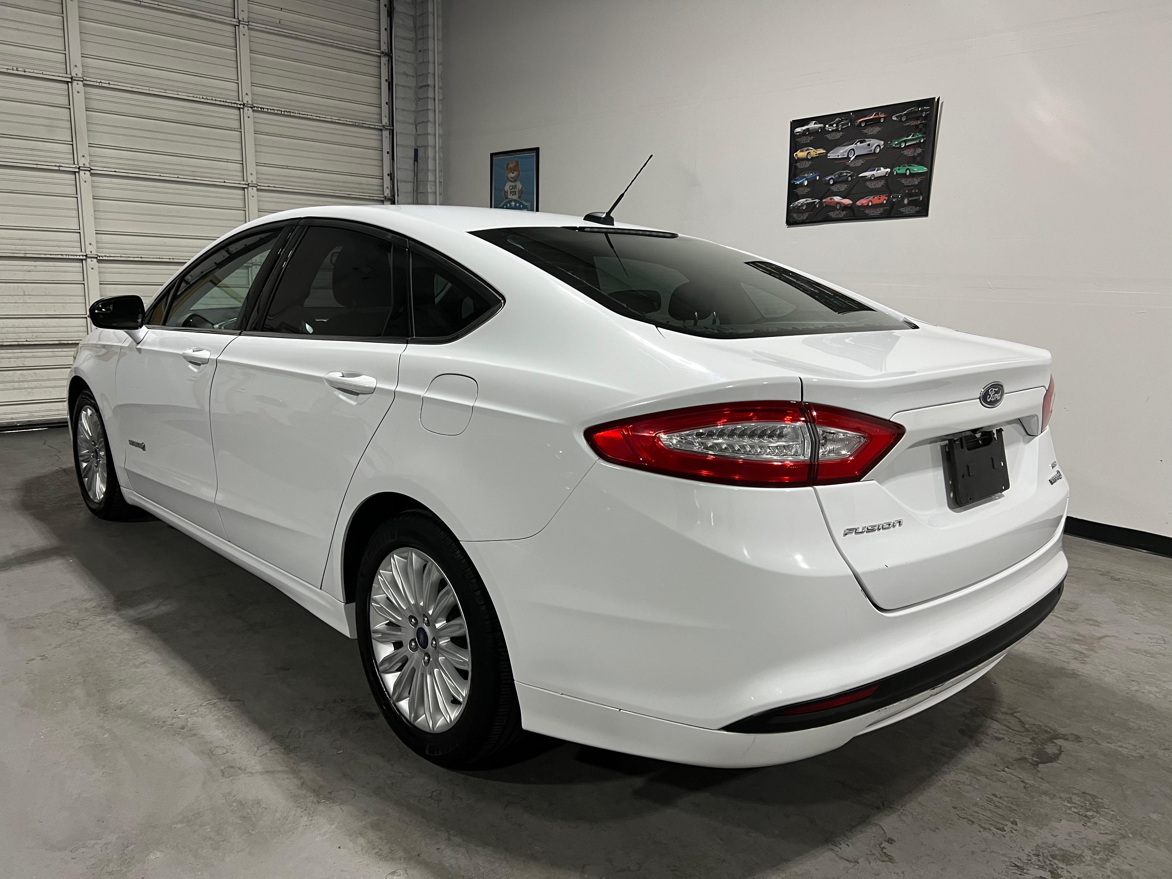 2015 Ford Fusion Hybrid 3