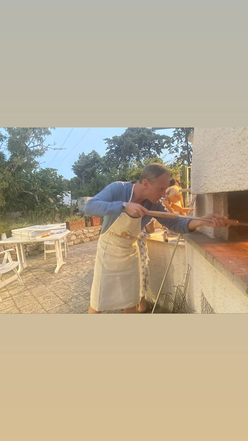Cooking classes Cozze: Learn to make pizza in a real wood oven!