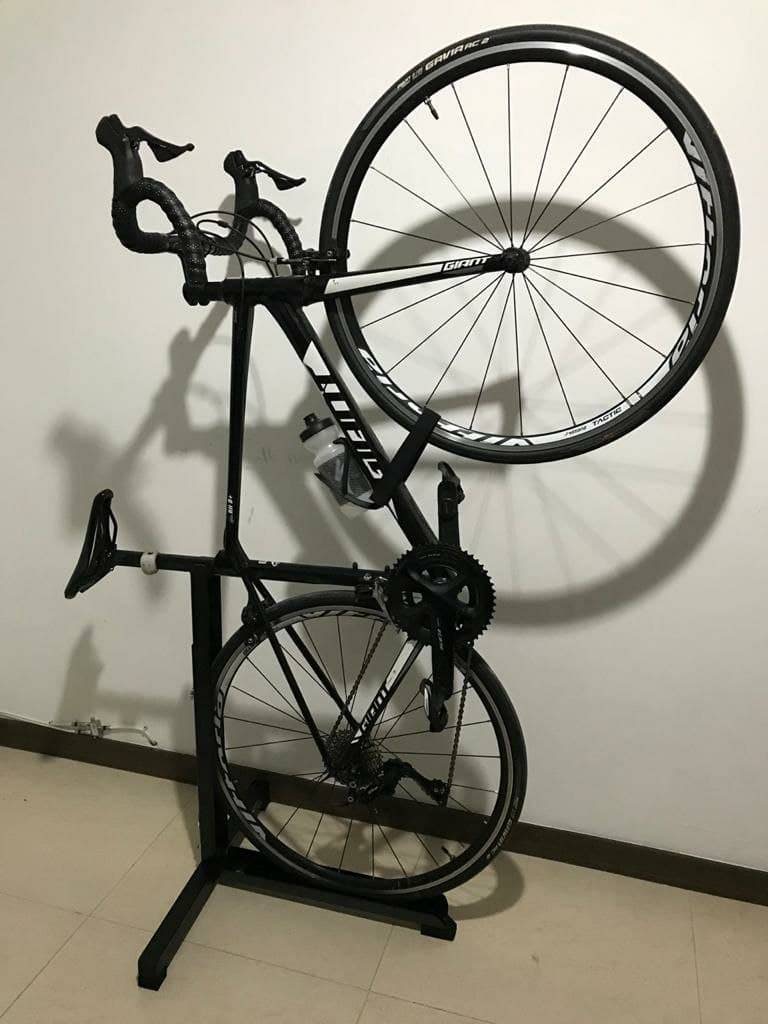 Foozet Soportes de bicicleta para bicicletas, soporte vertical para  bicicleta que ahorra espacio con ajustable para garaje y apartamento,  soportes de