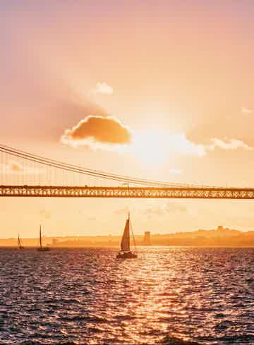  Romantic sail trough Lisbon Harbour