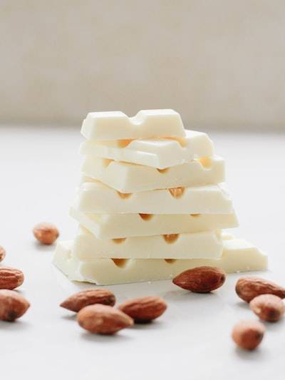 ホワイトチョコレートとは