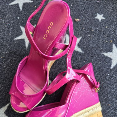 Gucci Plateau Sandalen