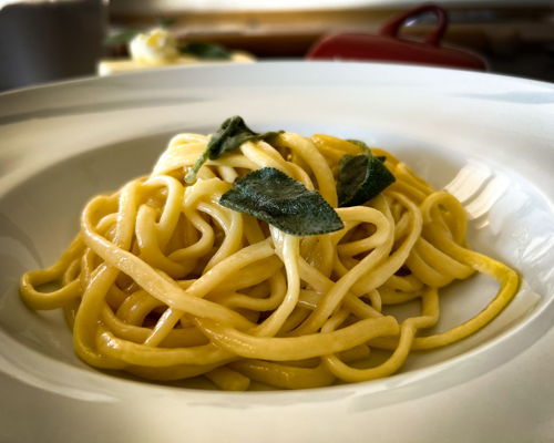 Esperienze gastronomiche Moncalieri: Sapori autentici piemontesi con vista su Torino