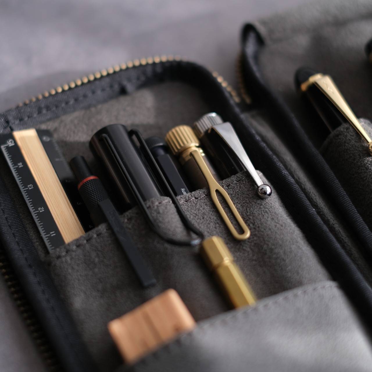 Pre-order] Zip pencil case for those who are particular