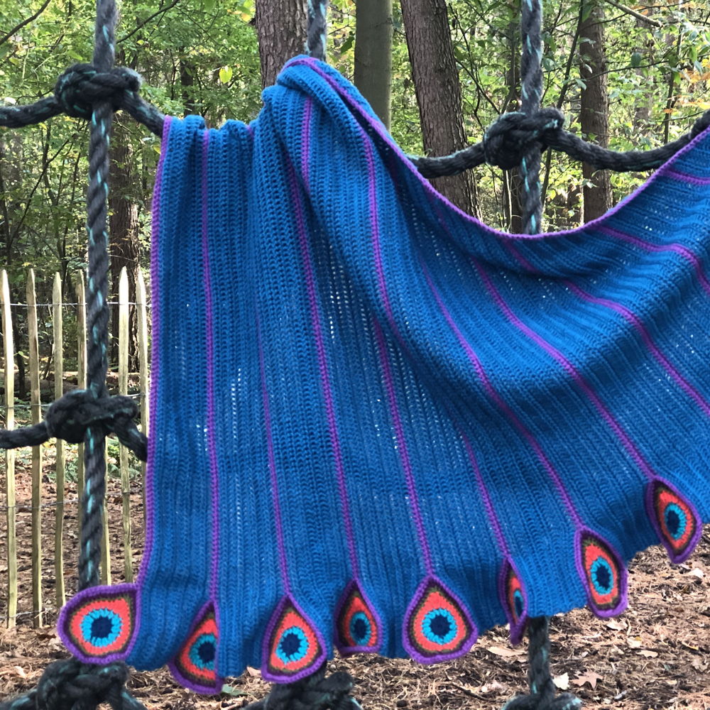 Gehäkelter Drachenschal Pauwla