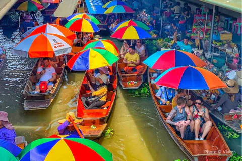 Floating Market and Train Tour with Guide in English