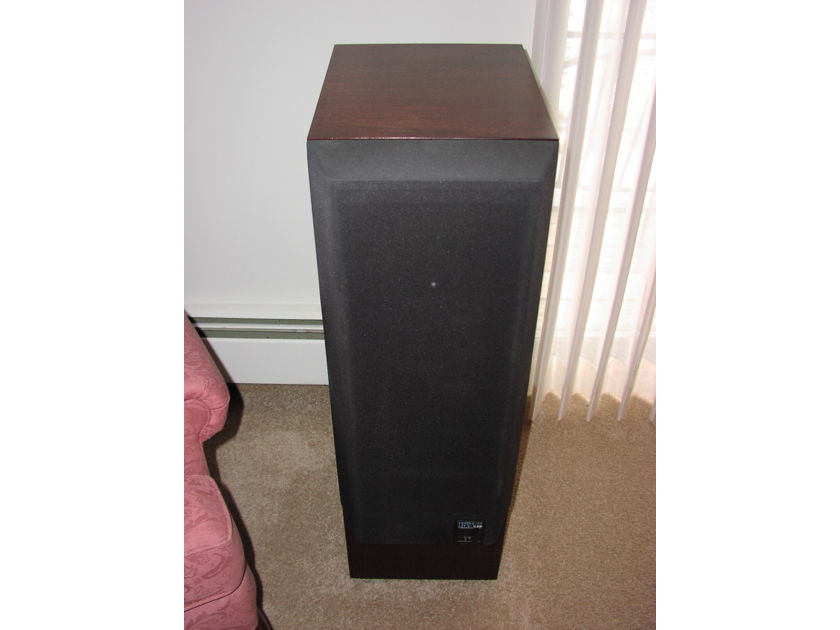 Kef Reference 104/2 Loudspeaker with model-specific 104.2 Kube