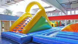 ginoland düsseldorf a hüpffläche mit rutsche