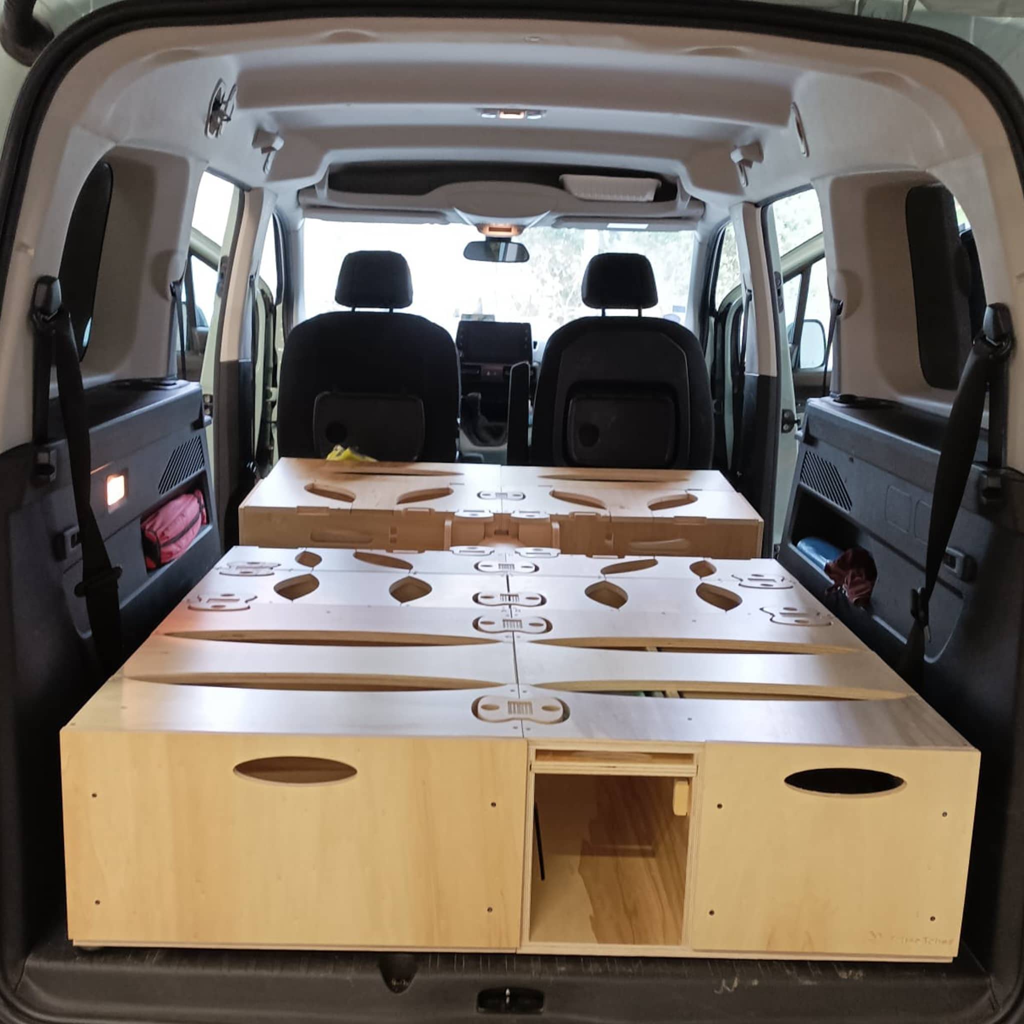 amenagement-berlingo-XL-kit-ludospace-rallongé-tchao-tchao