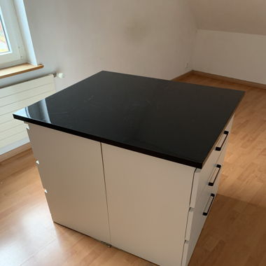 Zwei IKEA Malm Kommoden mit Hochglanzplatte
