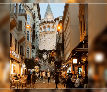 Вечерняя прогулка в популярном Стамбуле