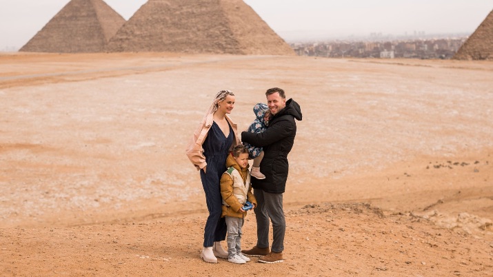 FAMILY VISITING THE PYRAMIDS IN EGYPT FAMILY VISITING THE PYRAMIDS IN EGYPT