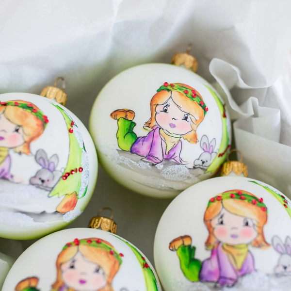 80mm Little Girl with holly headband hand painted - Image 3