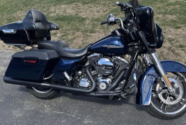 2012 HARLEY-DAVIDSON FLHX STREET GLIDE motorcycle for rent near Villa Park, IL