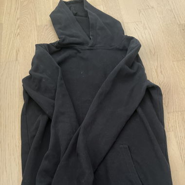 Basic Black Hoddie