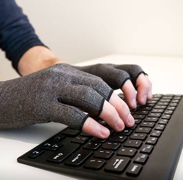 Onecompress Arthritis Compression Gloves, Fingerless Performance Gaming Gloves, Premium Gloves for Carpal Tunnel, Best Arthritis Gloves of 2020