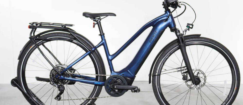 a blue Giant Explore E+ 1electric city bike