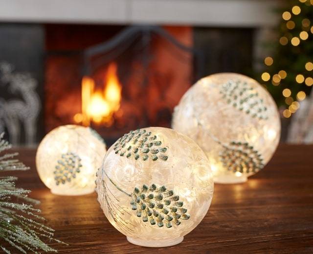 outdoor decoration nutcrackers with wreath and candy cane