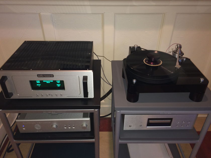 Basis 2500 Turntable with Vector 4 Tonearm
