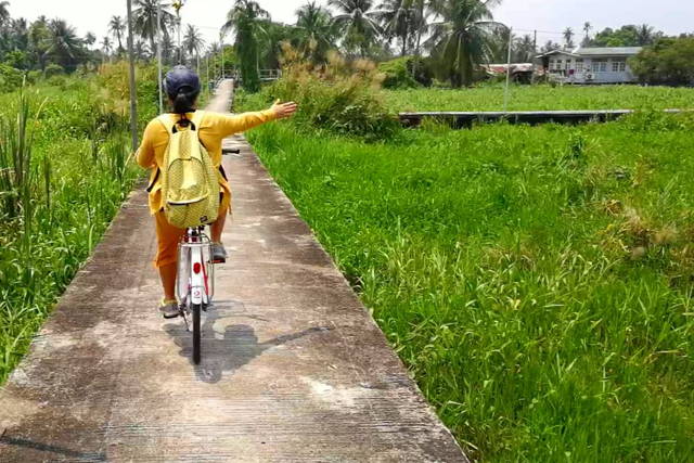 Bike Tour in Terracotta Island, Ko Kret