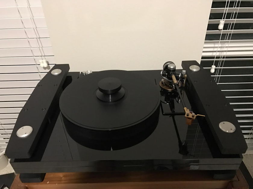 Basis Audio Ovation Turntable w/ Synchro-Wave Power Supply, Graham 2.0 arm, Benz Wood SL