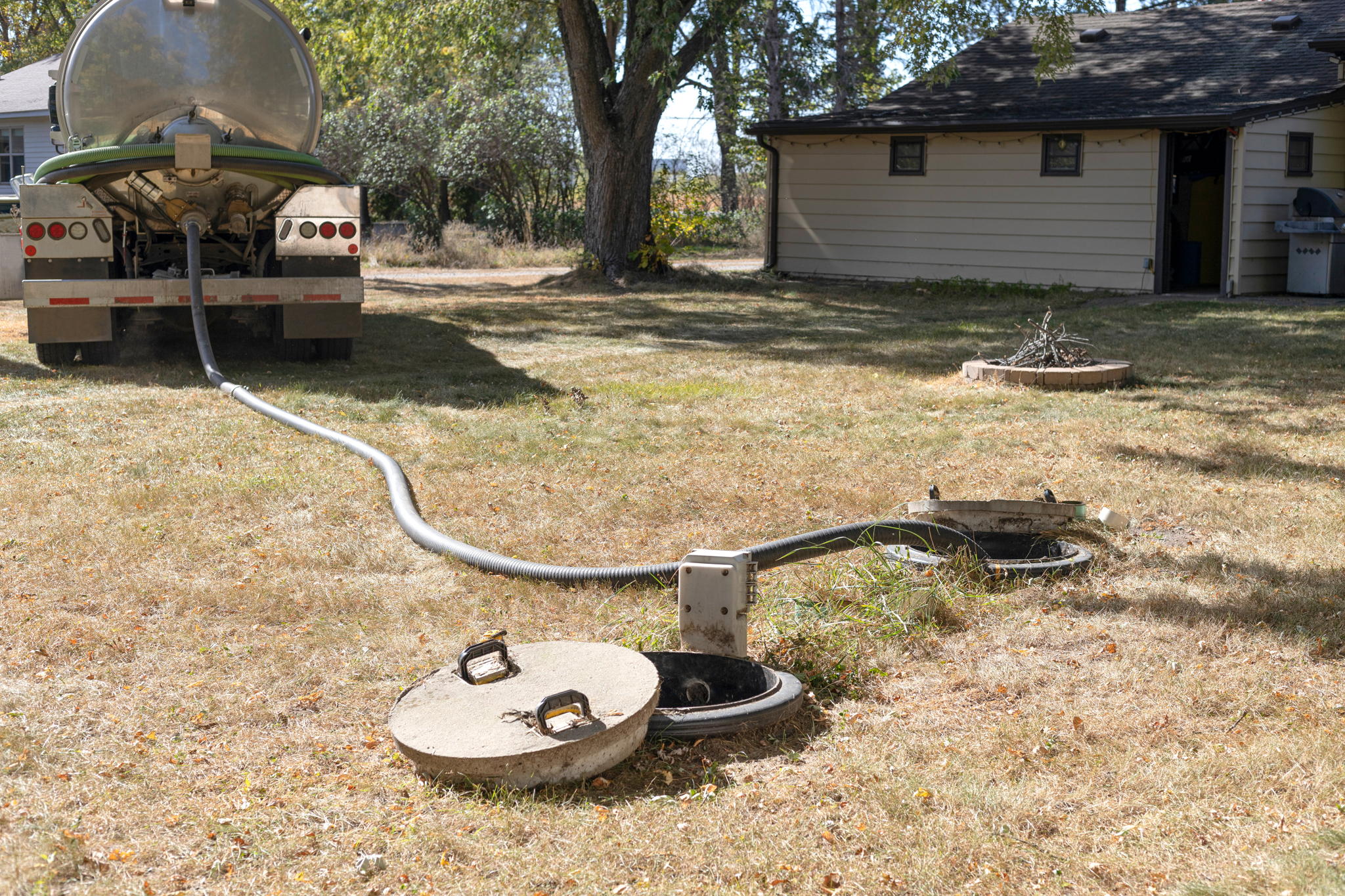 Septic tank pumping and maintenance service truck in Elgin TX, Bastrop, Austin - Professional residential and commercial septic pumping by Standalone Septic & Dirt Work