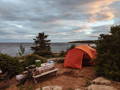 Tente et sac de couchage Mount Trail pour la longue randonnée, camping et plein air.