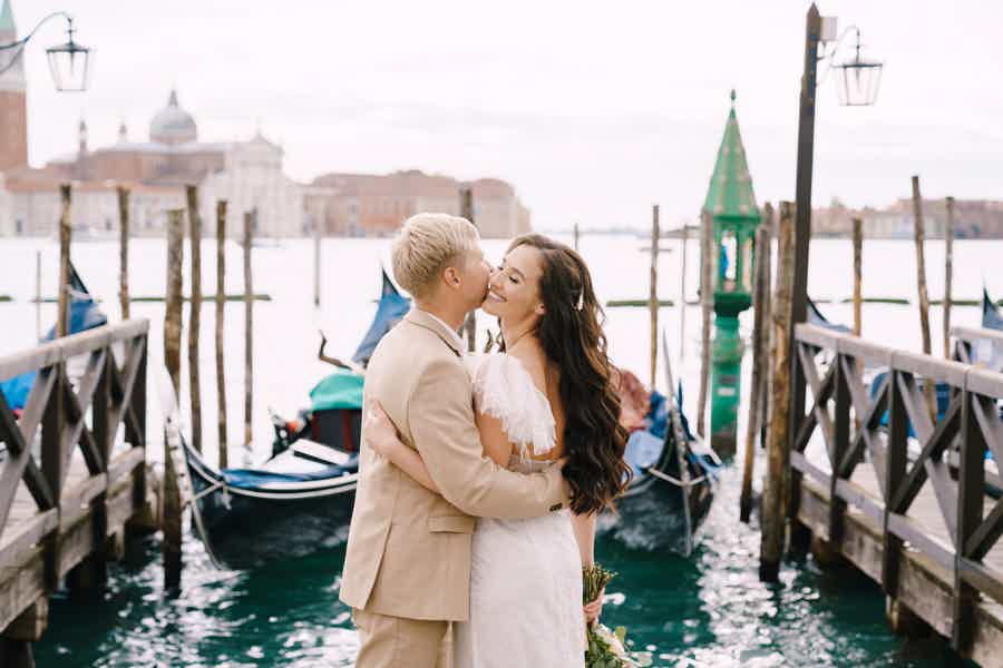 Renew Your Wedding Vows On A Venetian Gondola - photo 5