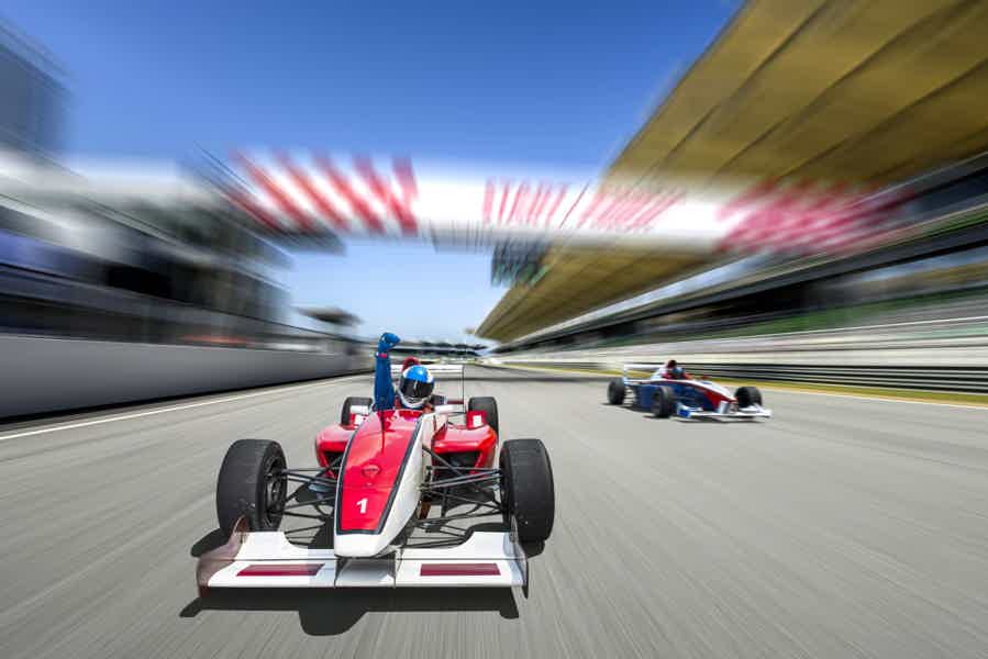 Formula BMW and Ferrari race track - photo 5