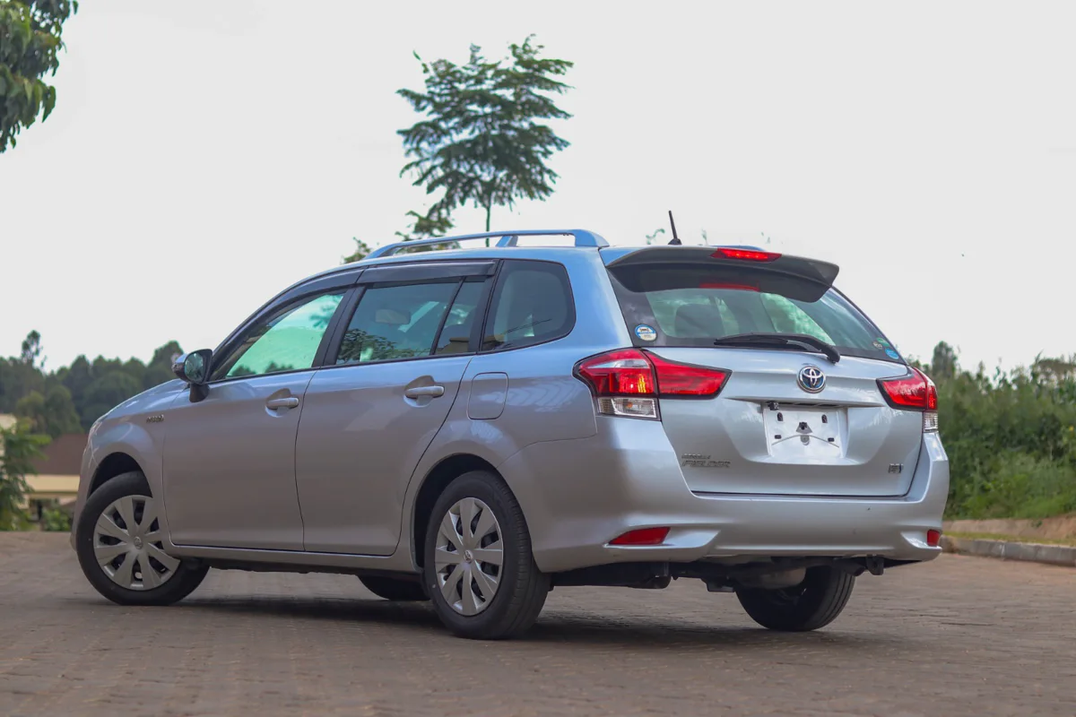 2016 Toyota Fielder Hybrid — Royal Max Motors — photo 11 of 17