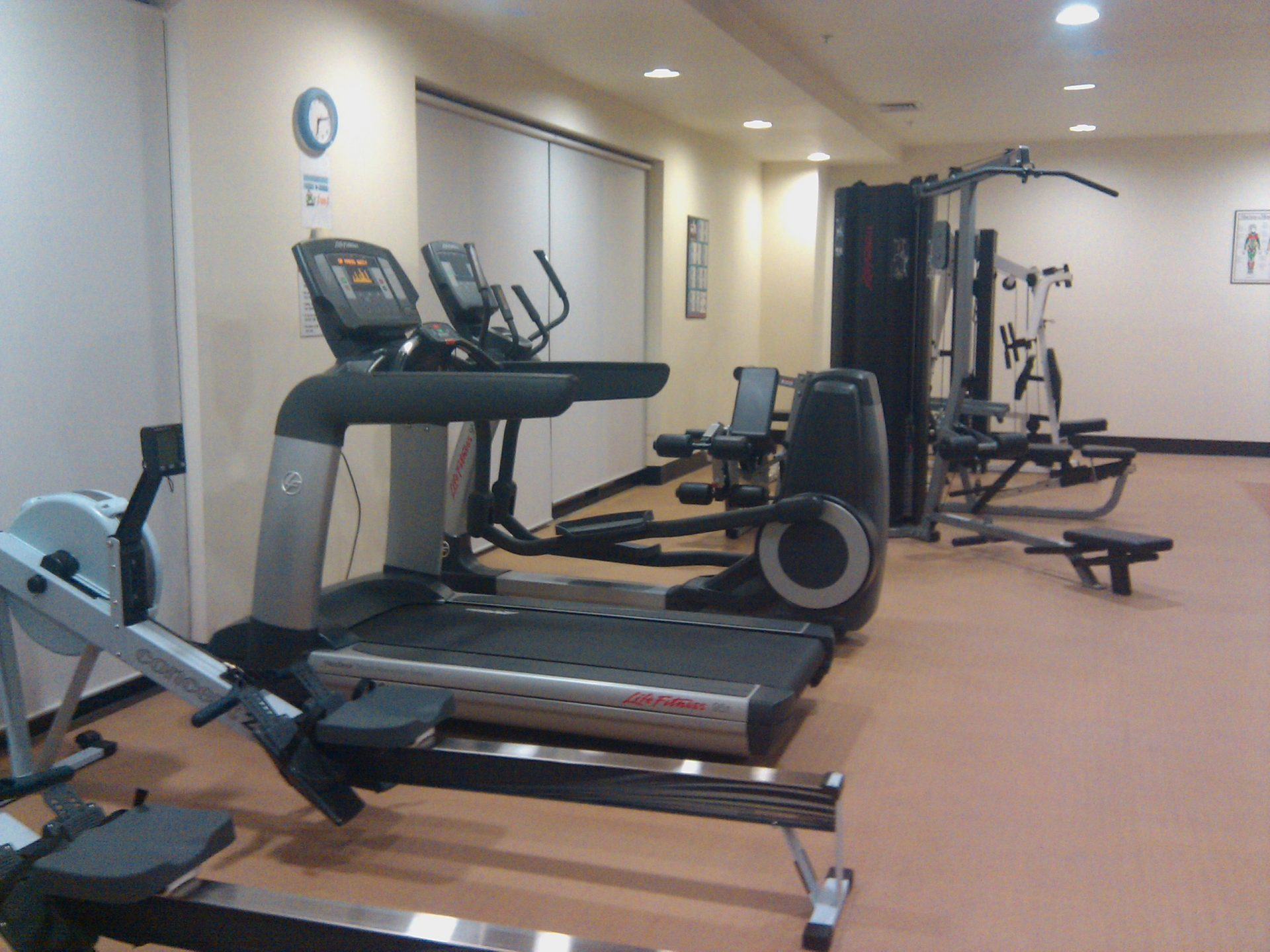 FOR LEASE Luxury Living Complimented by DAZZLING City / Park Views!!! - Image 16