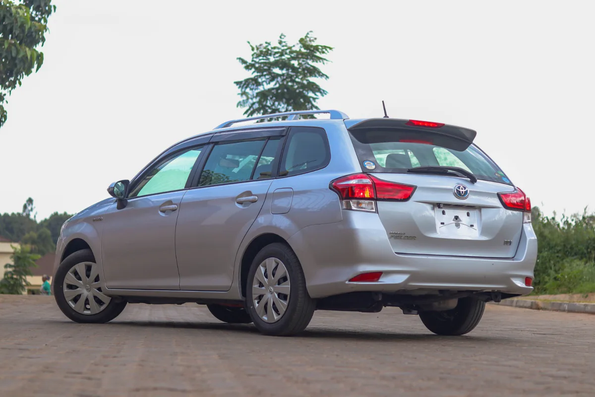 2016 Toyota Fielder Hybrid — Royal Max Motors — photo 3 of 17