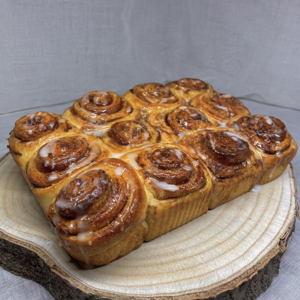 cinnamon-roll-cake