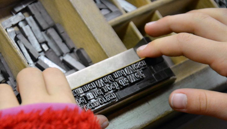 stiftung werkstattmuseum für druckkunst leipzig buchstaben legen