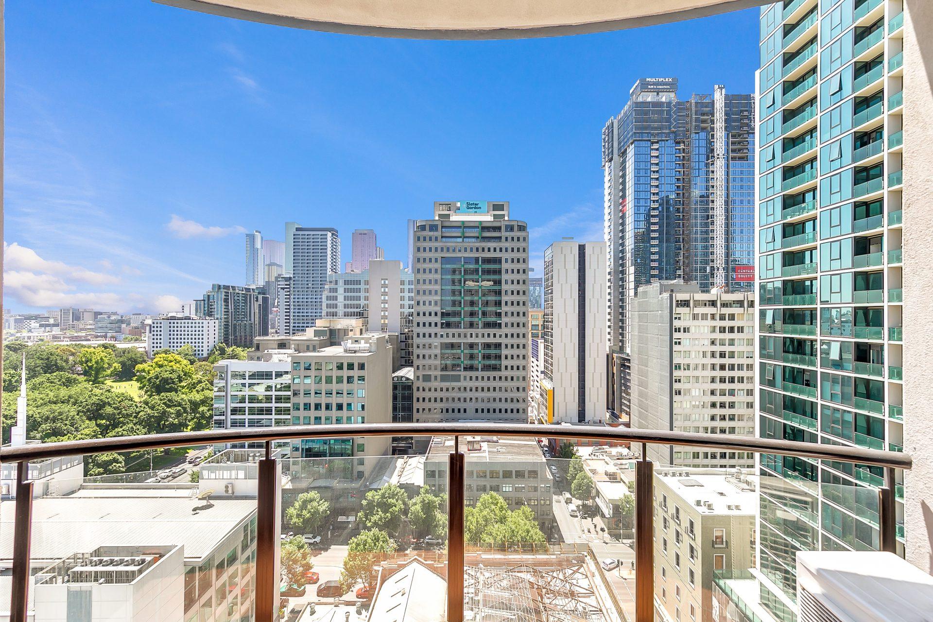 FOR LEASE Luxury Living Complimented by DAZZLING City / Park Views!!! - Image 14