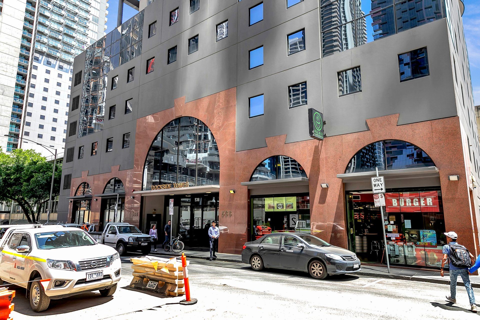 FOR LEASE Luxury Living Complimented by DAZZLING City / Park Views!!! - Image 15