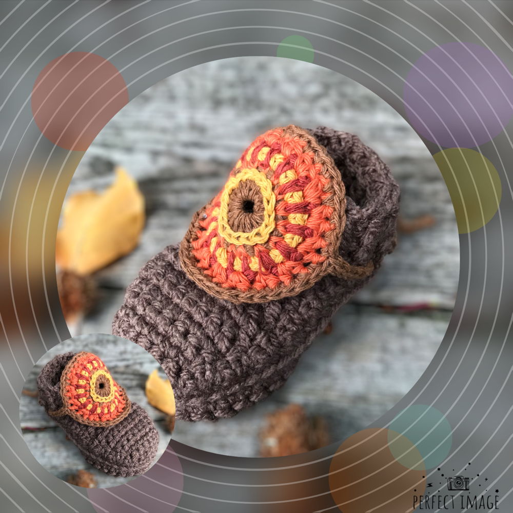 Crochet pattern for baby/toddler slippers with cuff and round applique