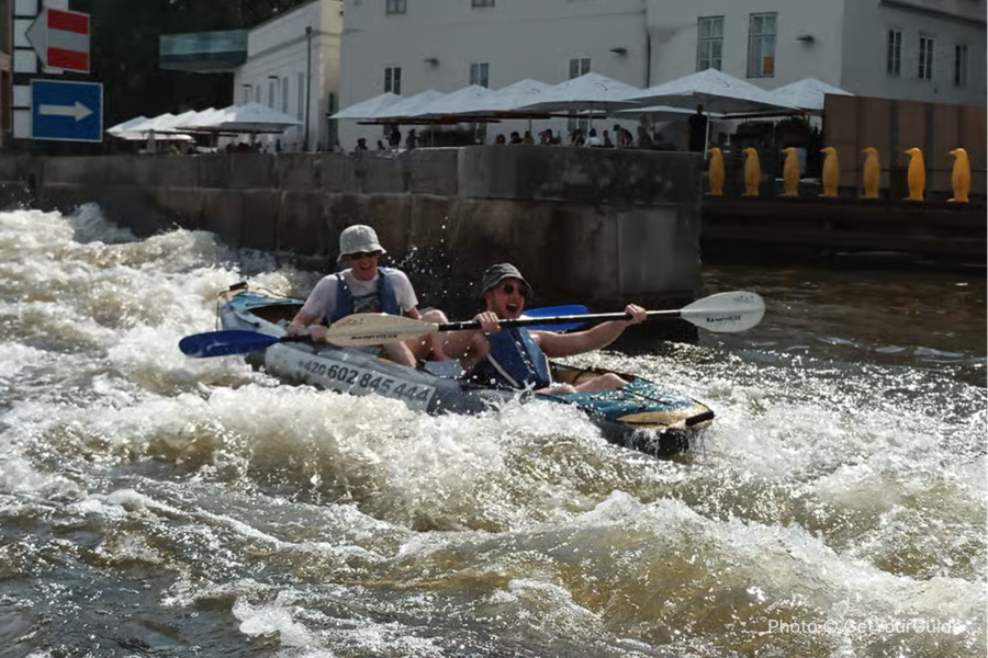 Prague: Vltava River Guided Canoeing Tour - photo 2